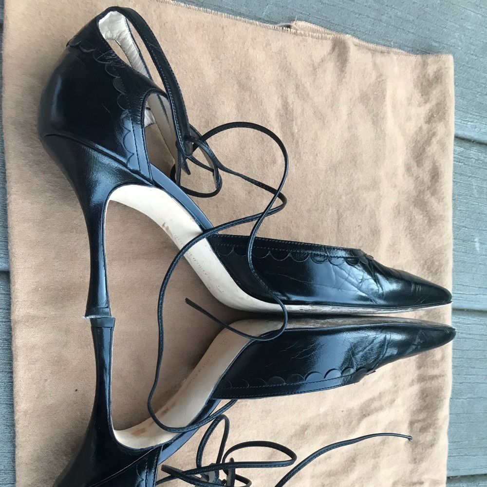 Manolo Blahnik - Picture 2 of 6